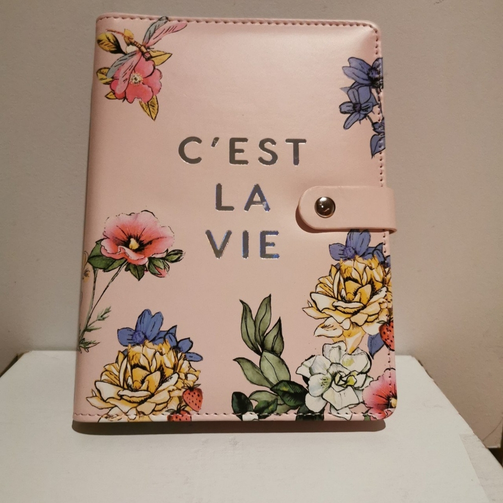 1 year Agenda / Planner with clasp closure